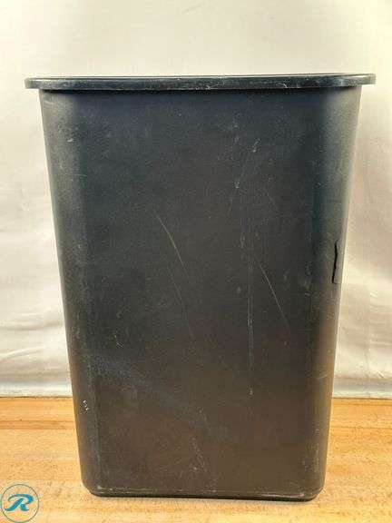 (3) Small Trash Cans- Used/ Small Damage; (1) 27 Gallon Storage Container- Used/ Small Crack/ No Lid - Roller Auctions