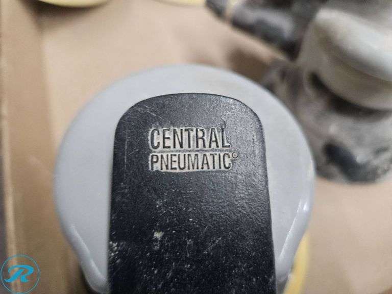 (4) Pneumatic Sanders: (2) Central Pneumatic and (2) Dynabrade 58435 - Roller Auctions