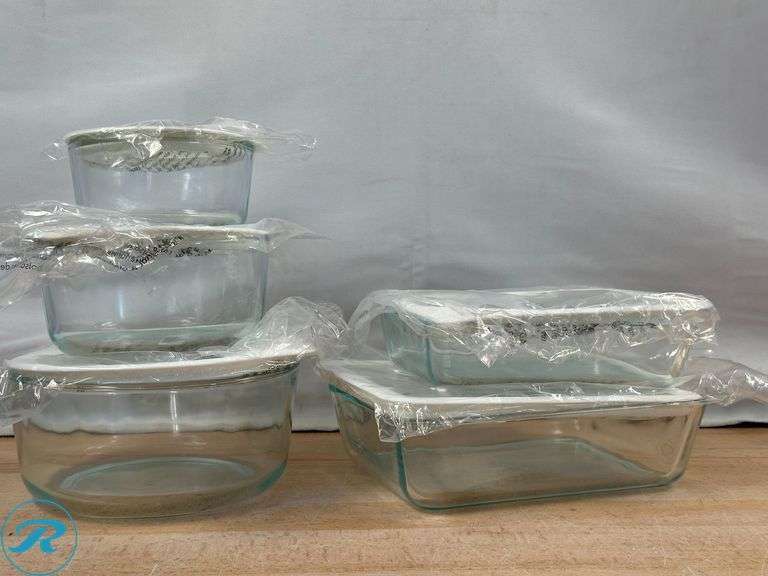 Pyrex: 10 Piece Glass Container w/ Silicone & Glass Top- Like New/ (1) Container has a chip; (8) ello: Leak-Proof Glass Meal Prep Containers- (5)New, (3) Used - Roller Auctions