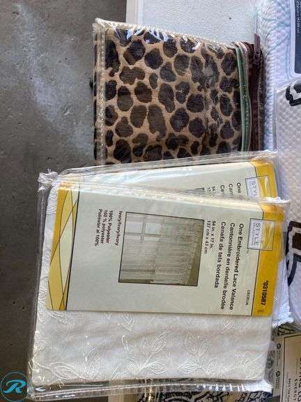 (31) New- Assorted home Supply includes (2) Organizer hanging (6) Shower curtain (19) Rod Pocket panel (different design & color) (4) Back tab valance (different design & color) (see photos) - Roller Auctions