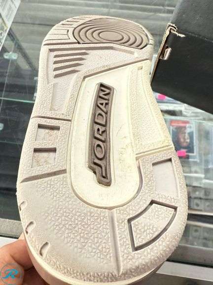 Air Jordan 3 Retro GS Sneakers, Model DQ8423-103, Size 6Y - Roller Auctions