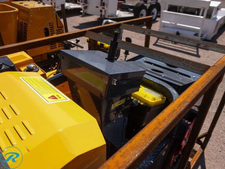 New  Sdlool  1000  Hydraulic Ride-On Vibratory Double Drum Roller - Roller Auctions