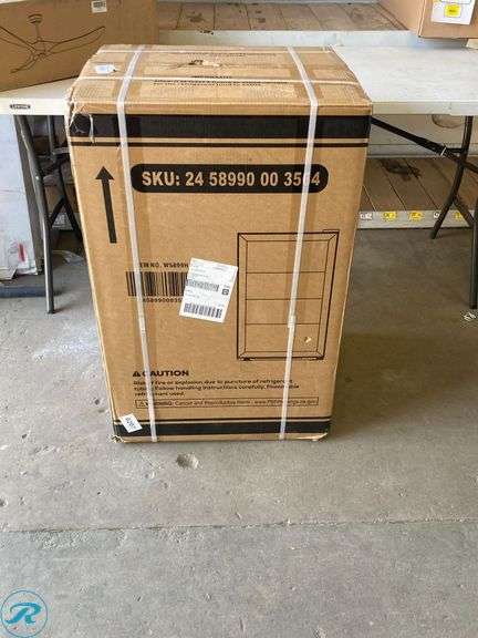 (1) New in Box- COWSAR 17.5-in W 130 -Can Capacity Silver Freestanding Indoor Beverage Refrigerator with Glass Door - Roller Auctions