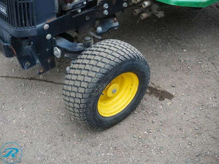 John Deere  455  RWD  Ride-On Lawn Tractor - Roller Auctions
