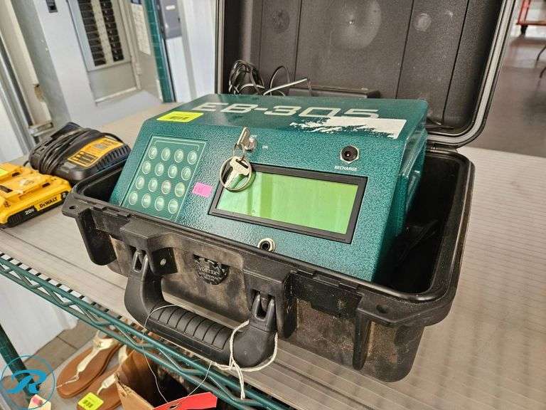 Erchonia Medical EB-305 Electromedical Device in Carrying Case