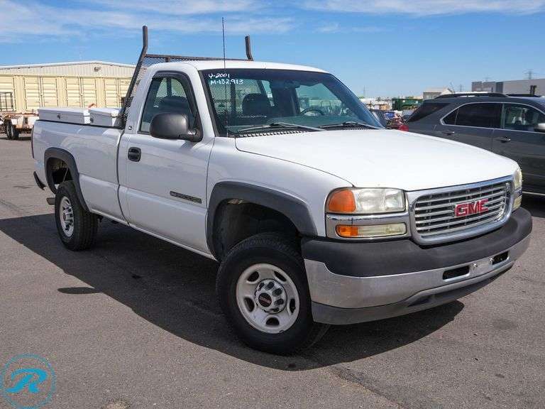 2001  GMC  Sierra  2500 HD SL  RWD  Pickup - Roller Auctions