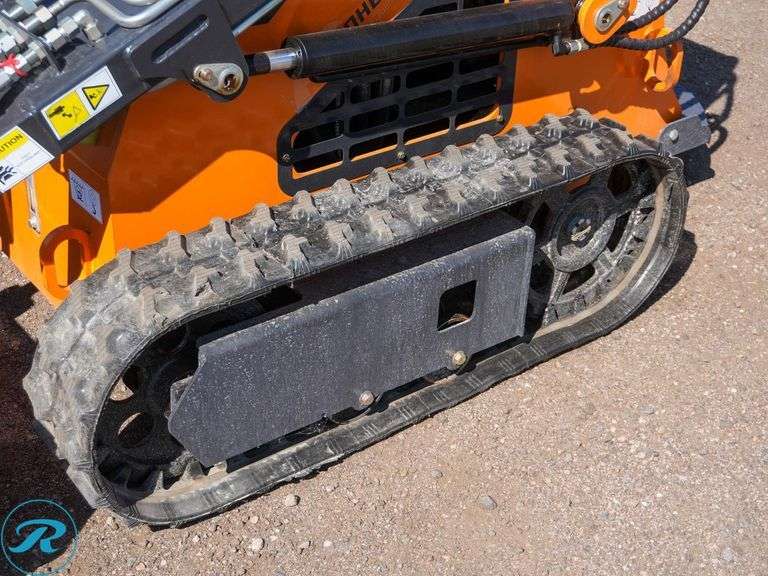 New Land Hero LDH-T460 Crawler Skid Steer Loader - Roller Auctions
