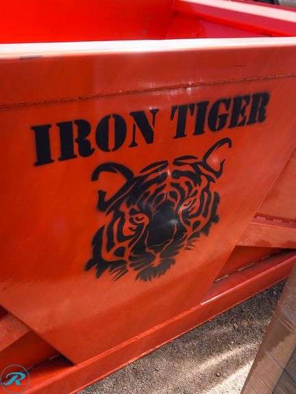 New Iron Tiger 5 Yard Bedding Box - Roller Auctions