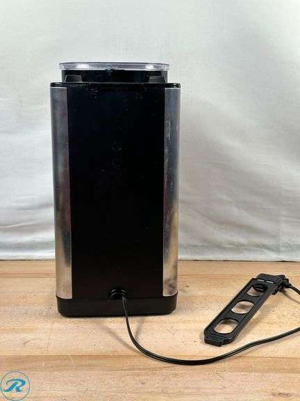 Cuisinart: Grind and Brew Automatic Coffee Maker- Used - Roller Auctions