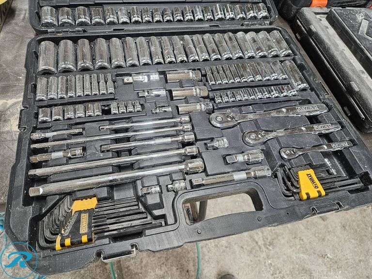 DeWalt Mechanics Tool Set with Case - Roller Auctions