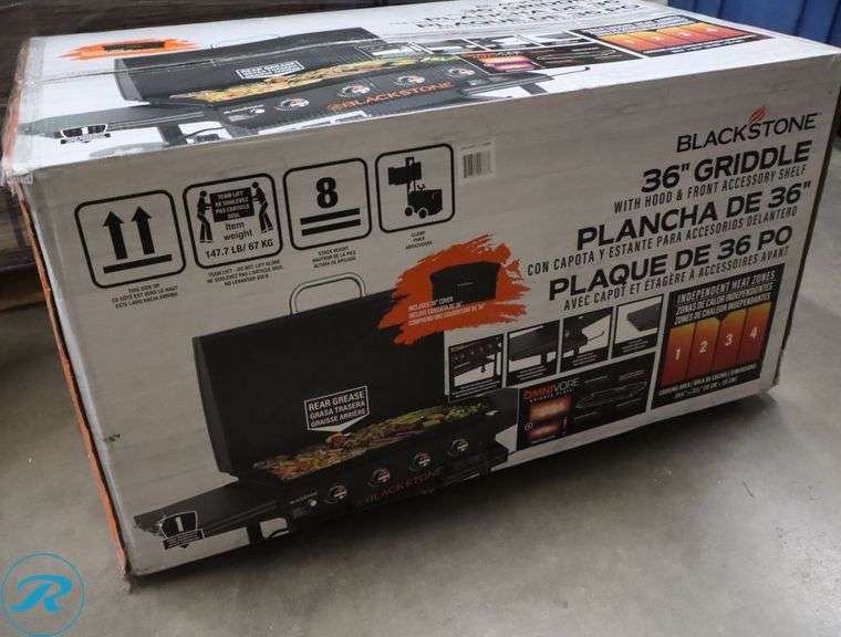 Blackstone 36 in. Griddle with Hinged Hood, Front Shelf and Soft Cover - New - Roller Auctions