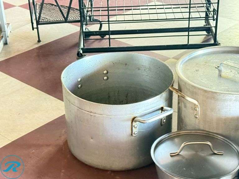 Commercial Aluminum Stock Pots and Saucepan with Lids - Roller Auctions