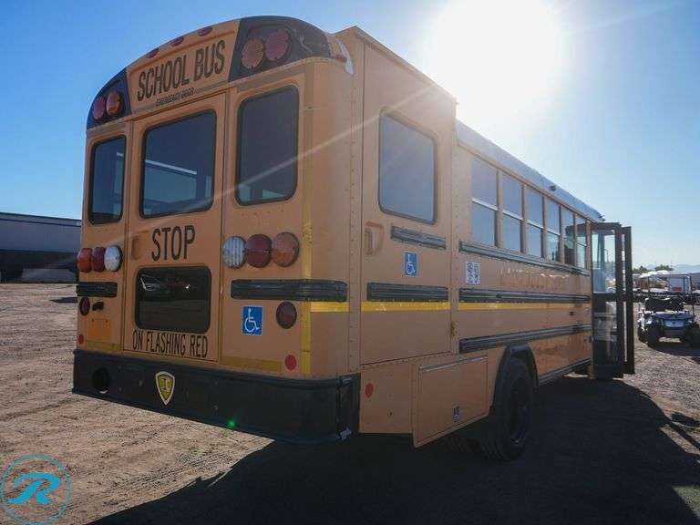 2011 International CE RWD 36-Passenger School Bus - Roller Auctions