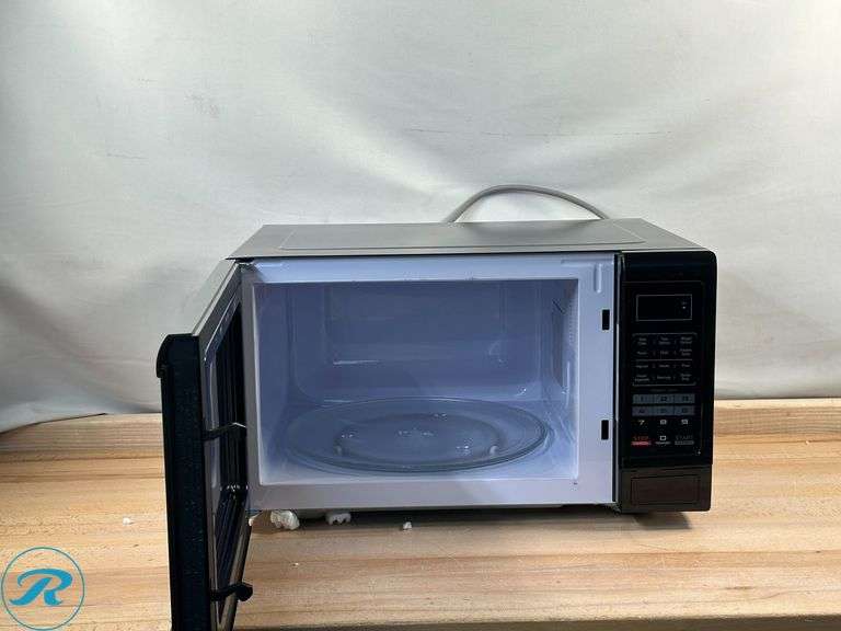 Magic Chef® 1.6 Cu Ft Countertop Microwave, Push-Button Door, Black- New/ Unboxed - Roller Auctions