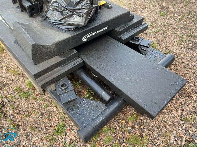 Challenger AB-1563–A Portable Automotive Lift, Single Phase, 115 VAC, Used Minimally - Roller Auctions