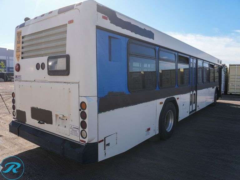 2005  Gillig  G21D102N4  RWD  75-Passenger Transit Bus - Roller Auctions
