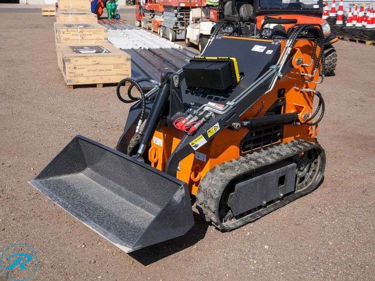 New Land Hero LDH-T460 Crawler Skid Steer Loader - Roller Auctions