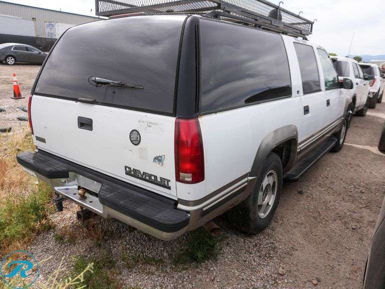 1998  Chevrolet  Suburban  1500 LS  4WD  SUV - Roller Auctions