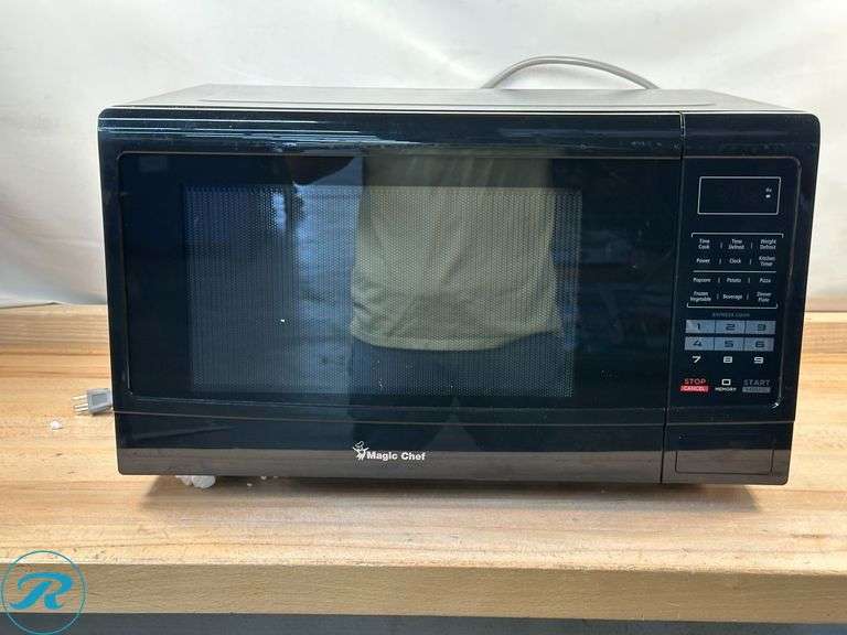 Magic Chef® 1.6 Cu Ft Countertop Microwave, Push-Button Door, Black- New/ Unboxed - Roller Auctions