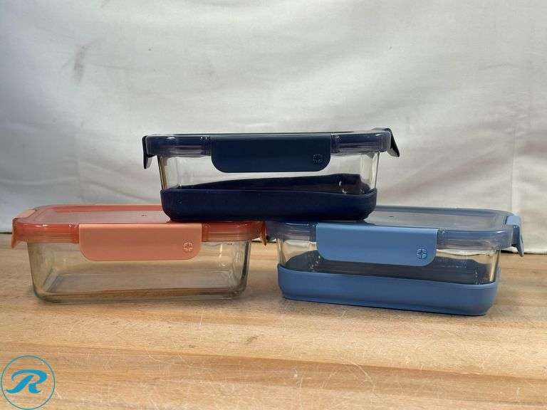 Pyrex: 10 Piece Glass Container w/ Silicone & Glass Top- Like New/ (1) Container has a chip; (8) ello: Leak-Proof Glass Meal Prep Containers- (5)New, (3) Used - Roller Auctions
