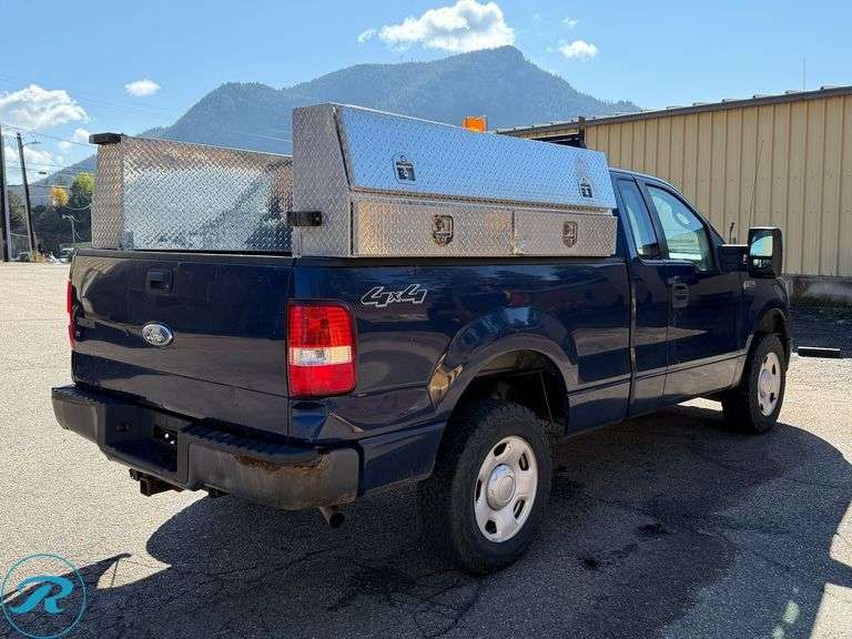 2007  Ford  F150  XL  4WD  Pickup - Roller Auctions