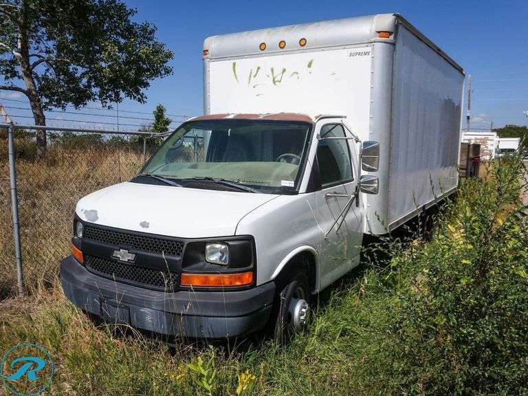 2004  Chevrolet  Express  3500  RWD  Box Truck