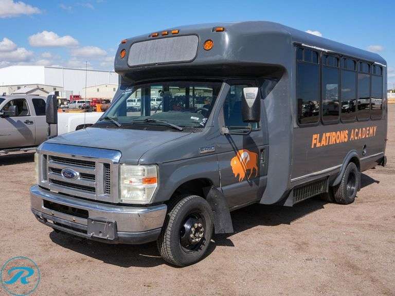 2011  Ford  E450  Super Duty Aerotech  RWD  14-Passenger Shuttle Bus - Roller Auctions