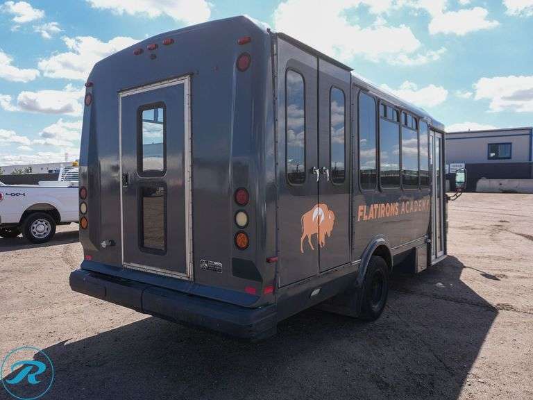 2011  Ford  E450  Super Duty Aerotech  RWD  14-Passenger Shuttle Bus - Roller Auctions
