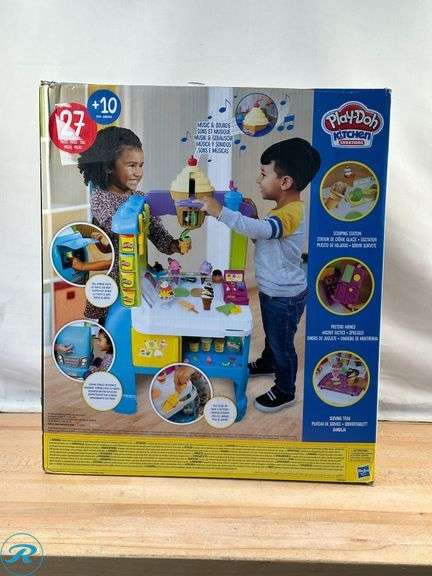 Play-Doh Kitchen Creations, Super Ultimate Ice Cream Truck Playset - Like New - Roller Auctions