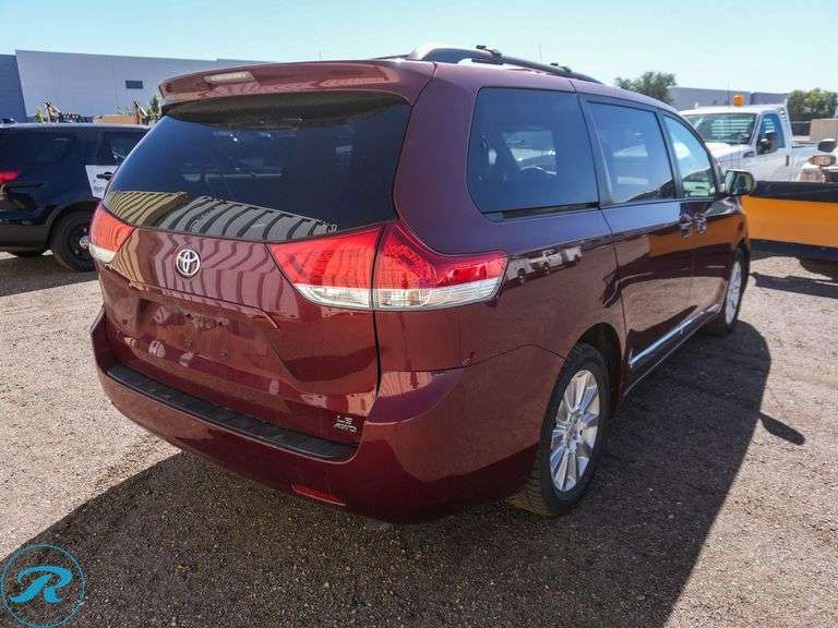 2011  Toyota  Sienna  AWD  Passenger Van - Roller Auctions