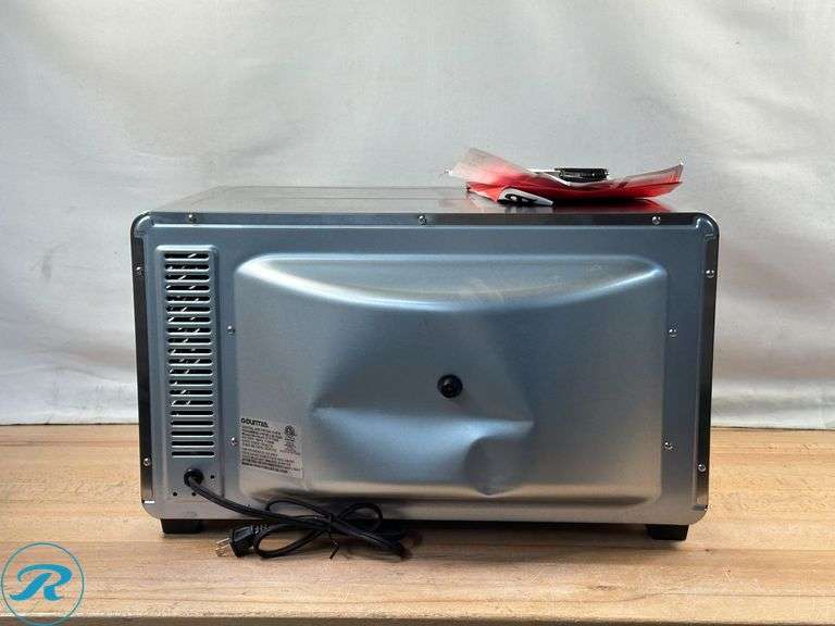 Gourmia XL Digital Countertop Oven with Air Fry - Like New - Dent in the back of Unit - Roller Auctions