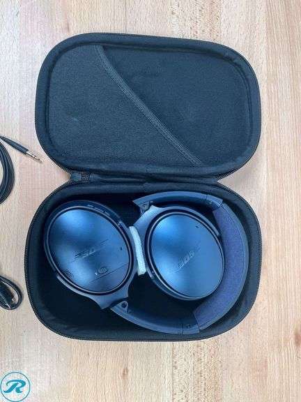 Bose QuietComfort 35 Series II Wireless Headphones, Noise Cancelling, with Alexa voice control – Triple Midnight Blue - Like New/Refurbished - Roller Auctions