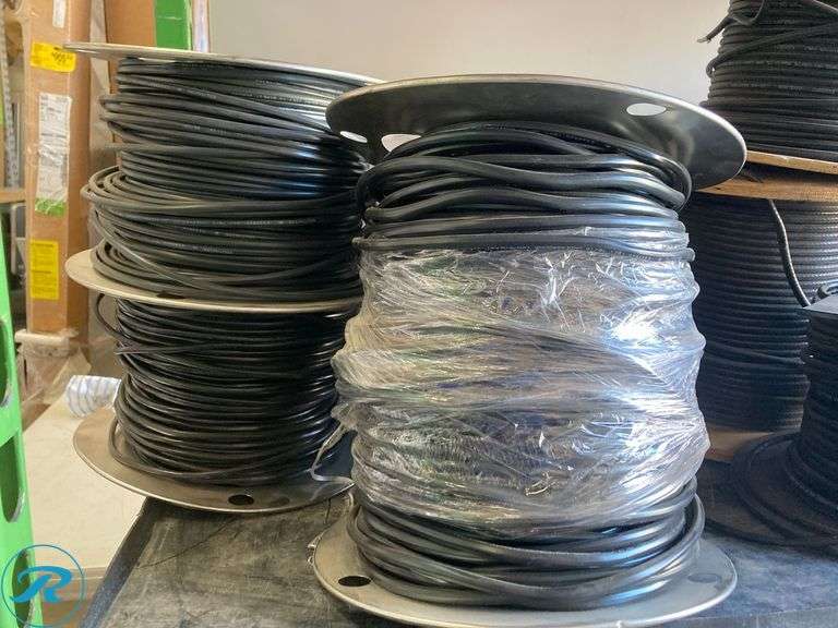 (34) New- Assorted cables for different uses: coax underground networks hons, speakers, lamps, circuit (34 rolls of different types of cable) - Roller Auctions