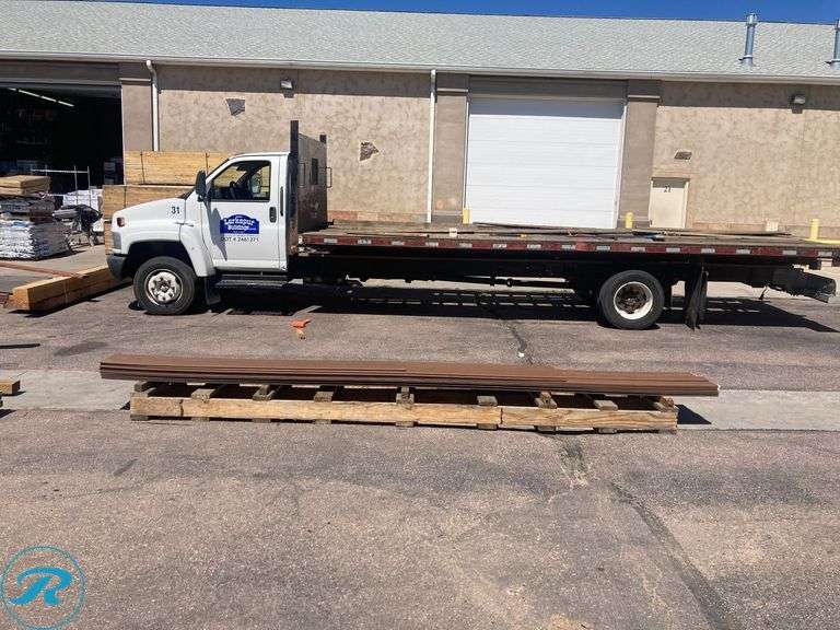 (20) - Assorted Saddle Trex Enhance Decking Boards some are grooved pls see Photos includes 3 fascia boards - Roller Auctions