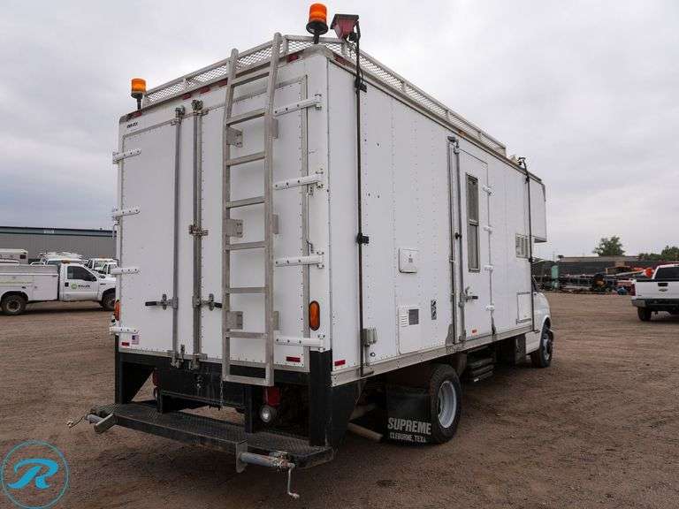 1997  GMC  3500  RWD  Mobile Office Truck - Roller Auctions