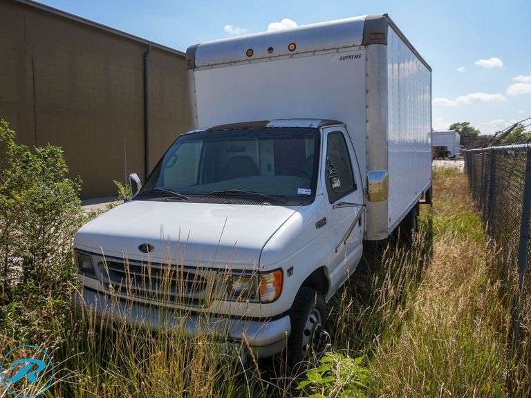 2002  Ford  E350   Super Duty  RWD  Box Truck