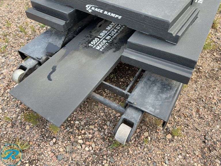 Challenger AB-1563–A Portable Automotive Lift, Single Phase, 115 VAC, Used Minimally - Roller Auctions