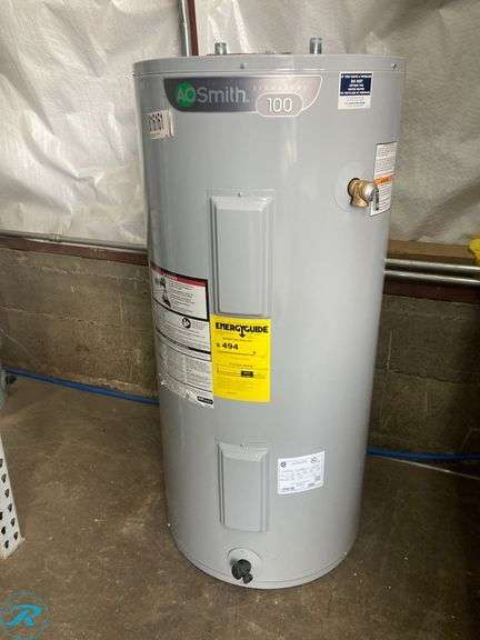 (1) New- A.O. Smith Signature 100 50-Gallons Short 6-year Warranty 4500-Watt Double Element Electric Water Heater (has some minor dents and scratches see photos) - Roller Auctions