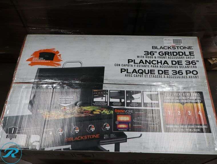 Blackstone 36 in. Griddle with Hinged Hood, Front Shelf and Soft Cover - New - Roller Auctions