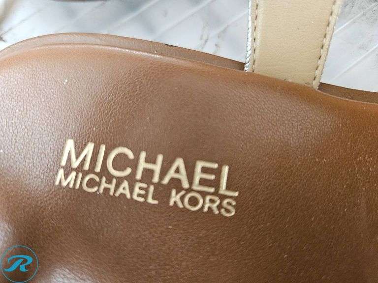 Michael Kors Sandals with Leather Upper and Rubber Outsole, Size 6M - Roller Auctions
