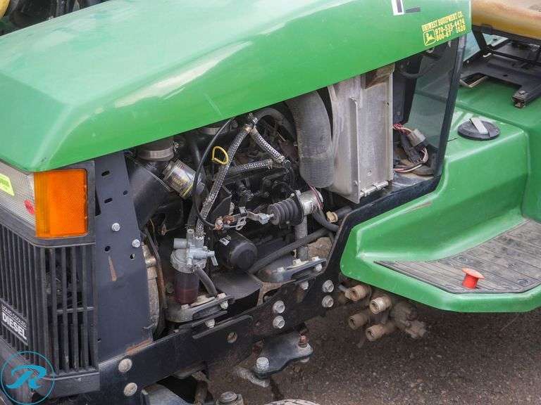 John Deere  455  RWD  Ride-On Lawn Tractor - Roller Auctions