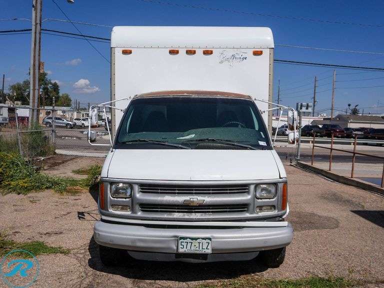 2000  Chevrolet  3500  RWD  Box Truck - Roller Auctions