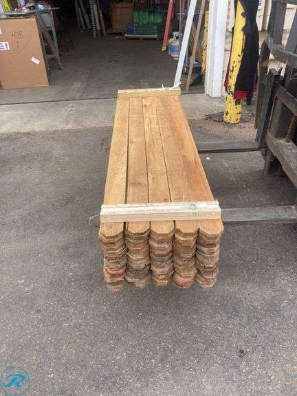 (100) Western Red Cedar Dog Ear Fence Pickets 5/8" x 3.5" x 5' - Roller Auctions