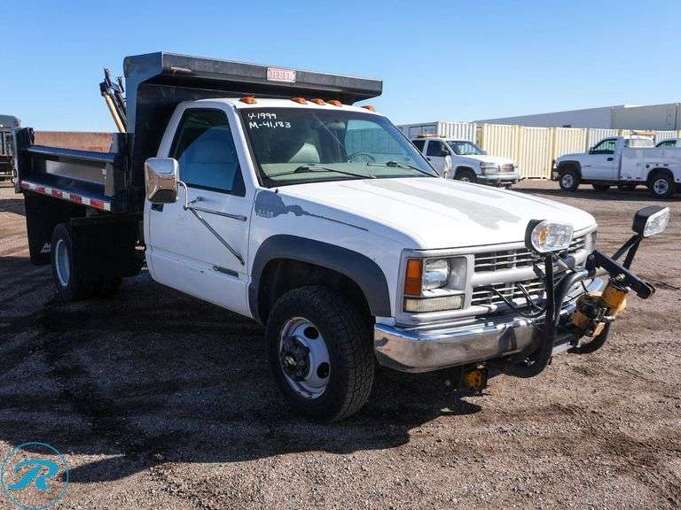 1999 Chevrolet Silverado 3500 4WD Landscape Dump Truck - Roller Auctions