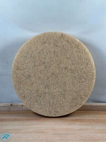 (5) Hogs Hair Pollishing Pad, Large- New; (5) Hogs Hair Polishing Pad, Medium- New; Scotch-Brite™ Clean & Shine Floor Pads, 28" x 14", Case Of 5 Pads- New - Roller Auctions