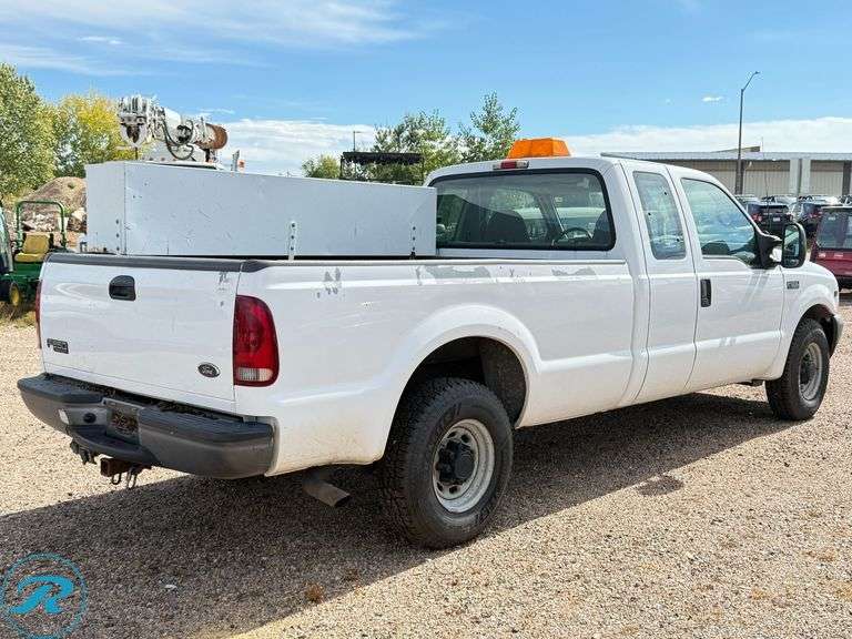 2002  Ford  F250  Super Duty XL  RWD Super Cab   Pickup - Roller Auctions