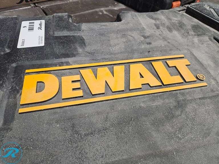 DeWalt Mechanics Tool Set with Case - Roller Auctions