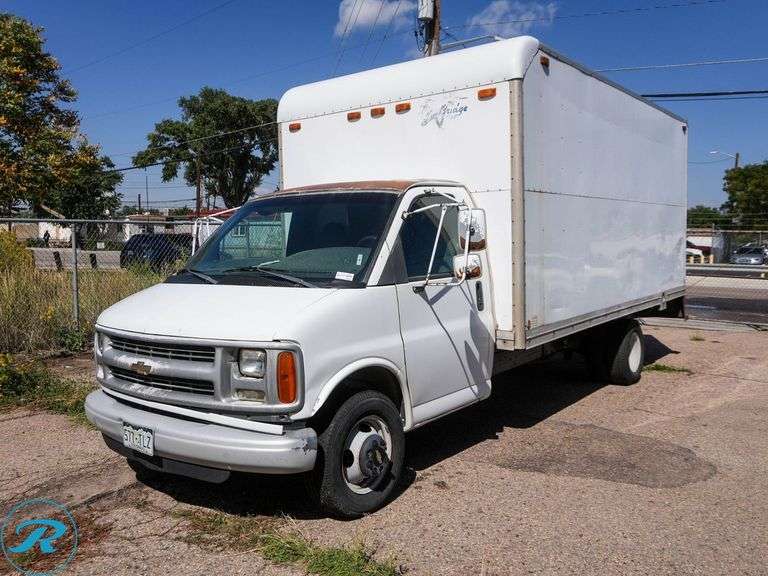 2000  Chevrolet  3500  RWD  Box Truck