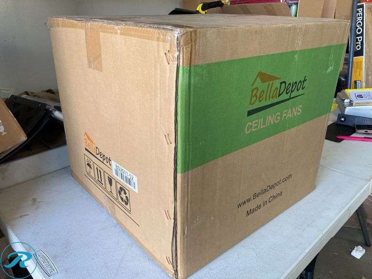 (1) New- Cusp Barn BD2011 52-in Black with Wood Blades Ceiling Fan Without Light - Remote Included ( 5 -Blade ) - Roller Auctions