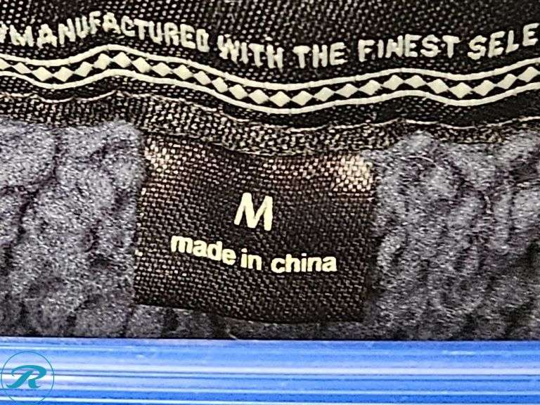 True Grit Fleece Pullover, Medium - Roller Auctions